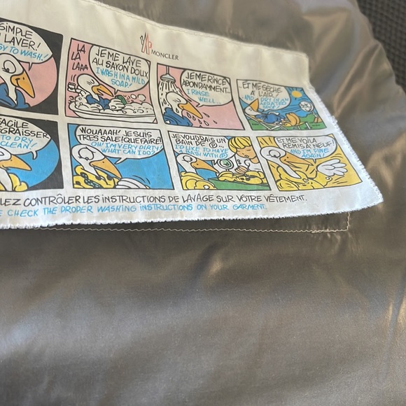 Moncler Vest. Size 3. - Picture 8 of 8